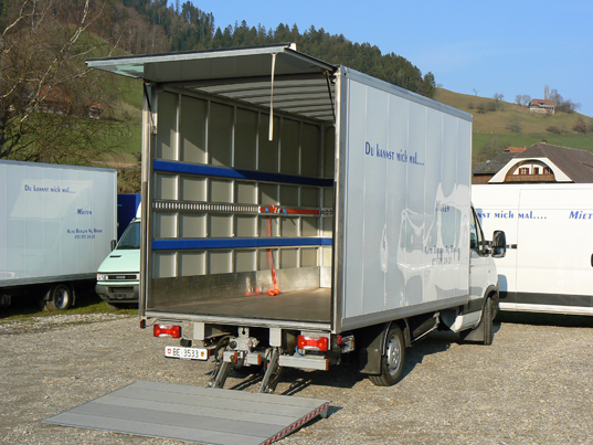 Iveco Daily Kasten mit Hebebühne